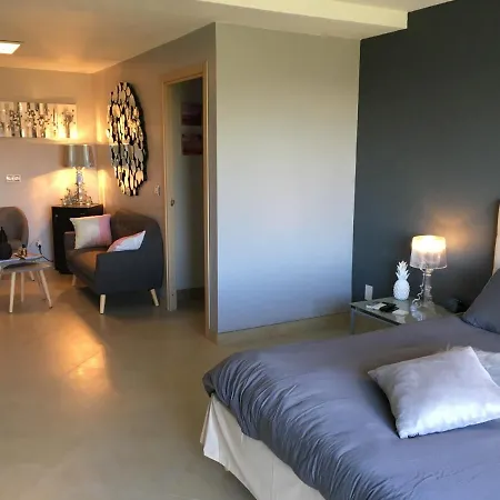 فندق مبيت وإفطار Elegante Lisa باستيا