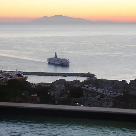 Elegante Lisa Bastia (Corsica)