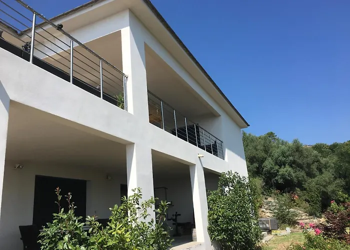 Elegante Lisa Bastia (Corsica)